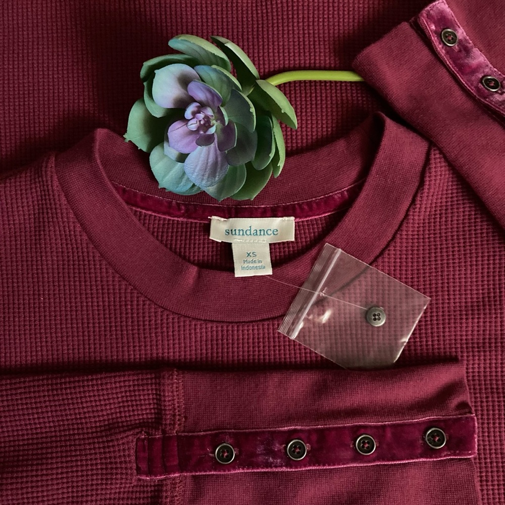 Crewneck Thermal Top, Velvet trim.